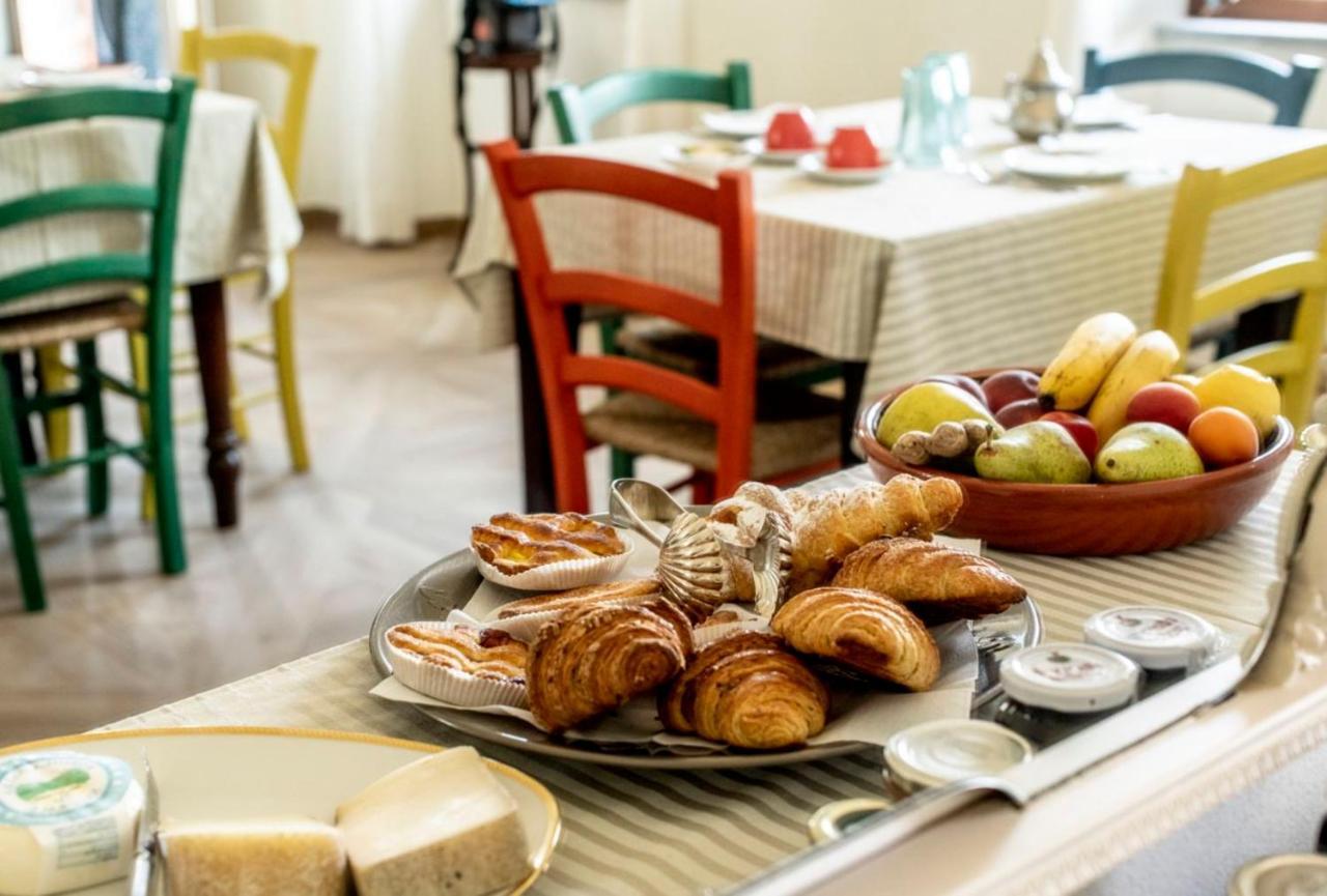 Le Vecchie Persiane - Bed & Breakfast Діано-д'Альба Екстер'єр фото