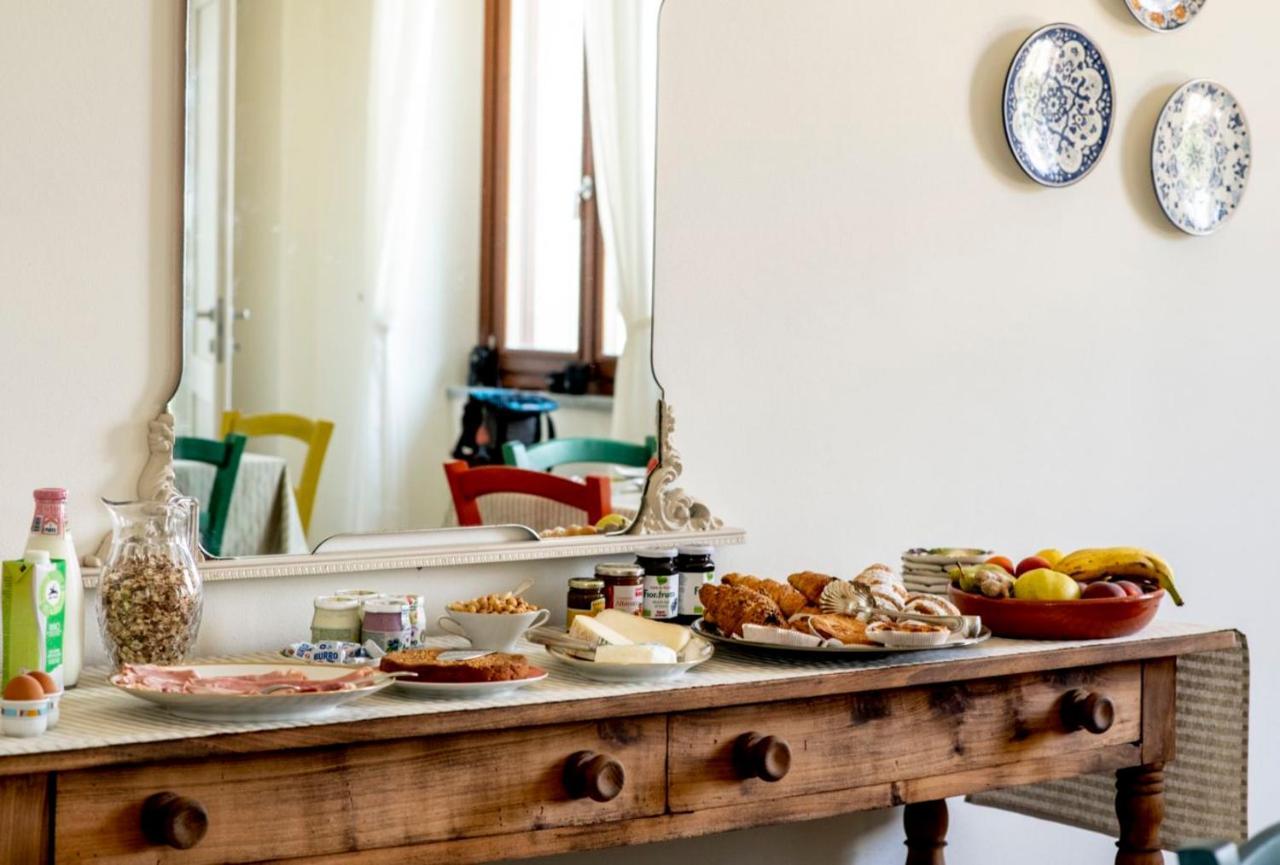 Le Vecchie Persiane - Bed & Breakfast Діано-д'Альба Екстер'єр фото