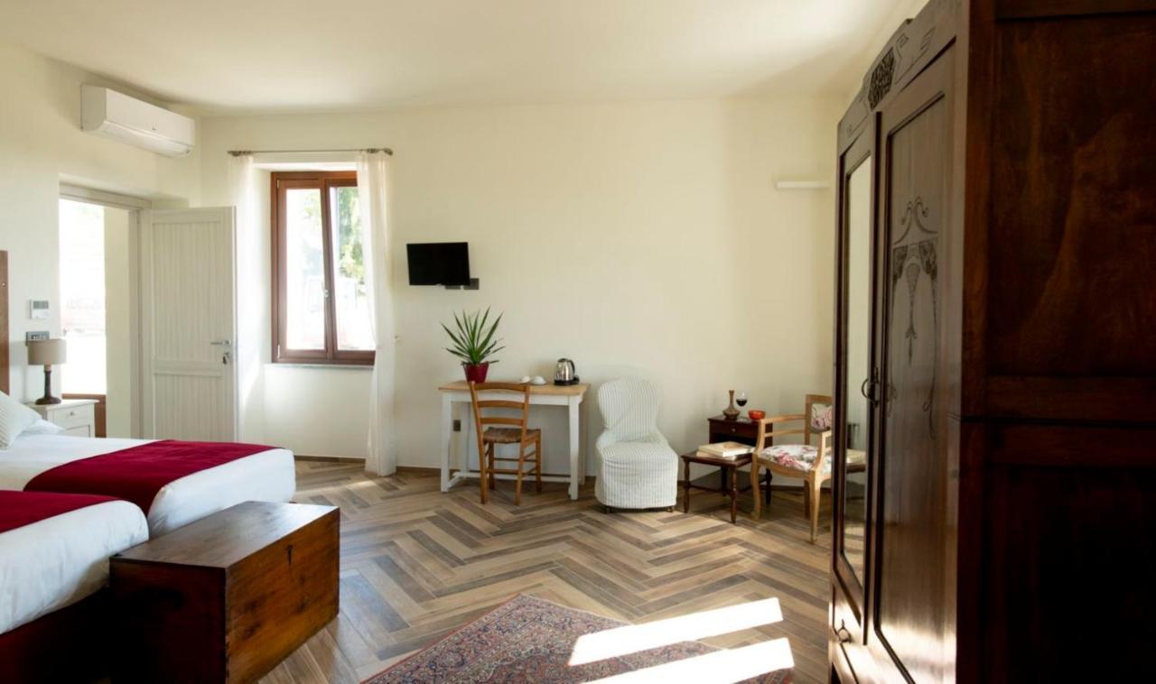 Le Vecchie Persiane - Bed & Breakfast Діано-д'Альба Екстер'єр фото